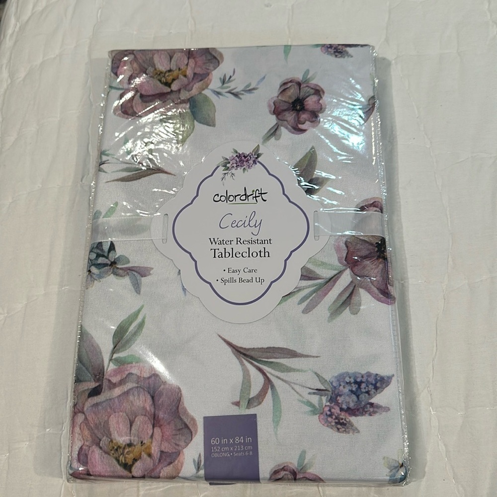 NWOT Colordrift Cecily Water Resistant Tablecloth